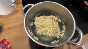Мужские рецепты! Корейская лапша с сыром Buldak, Чуть не ослеп!