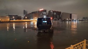 Речной трамвай "Сходня" у причала "Автозаводский мост" в Москве