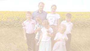 Замечательная христианская песня "Радуга". Поет семья Голкиных