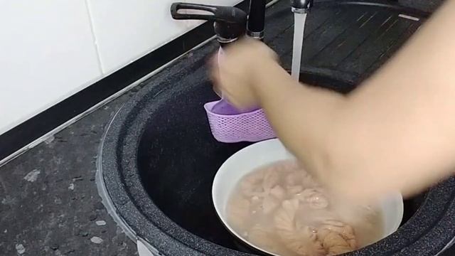 Жылқы қарын қартасын тазалау.Қарын иісін мүлдем шығармау.Ішек, қазы, қарта. смотреть онлайн