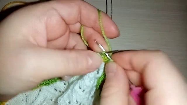 Фигурное закрытие петель крючком в вязаном спицами изделии смотреть онлайн