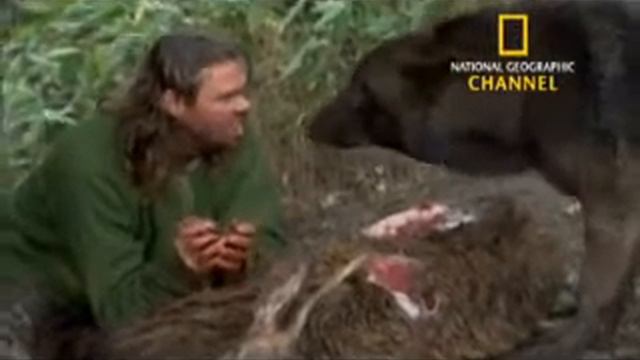 МУЖЧИНА, КОТОРЫЙ ЖИВЁТ С ВОЛКАМИ! смотреть онлайн