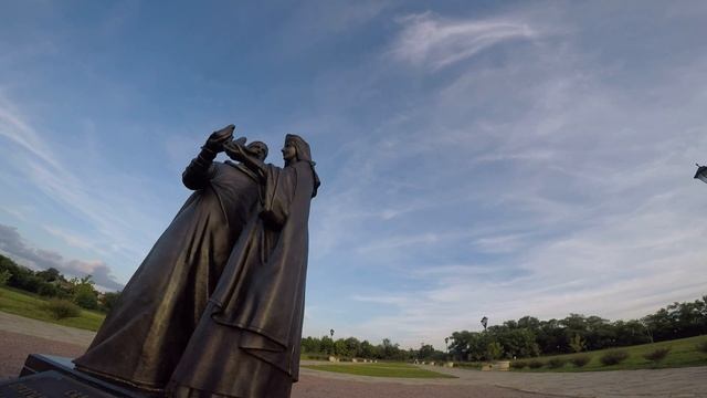GoPro HERO5 Time lapse Serpuhov - Памятник "Петру и Февронии" в Принарском парке смотреть онлайн