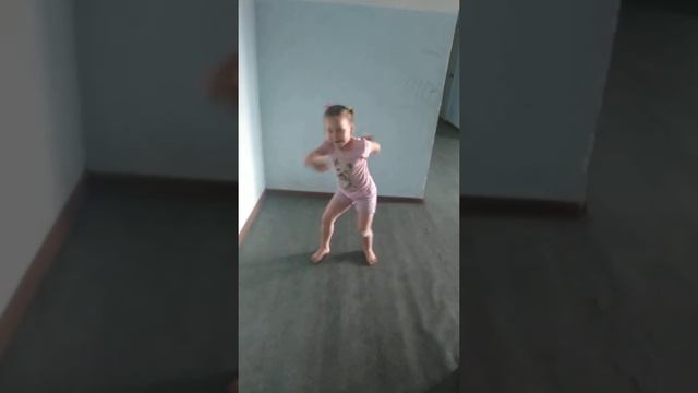 Моя сестра танцует танец смотреть онлайн