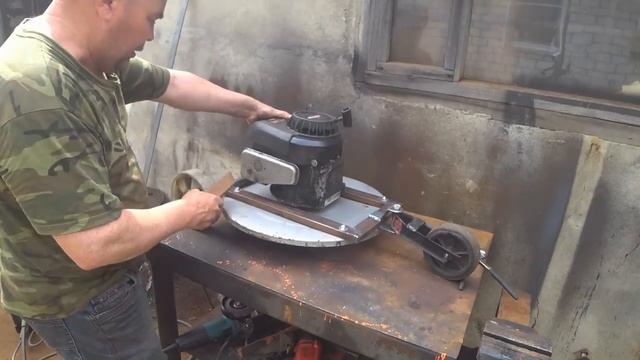 Homemade LAWN MOWER. Самодельная ГАЗОНОКОСИЛКА. смотреть онлайн