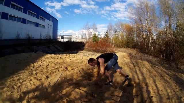 Как научиться заднее сальто? (ЛЕГКО) смотреть онлайн