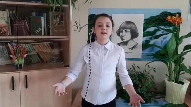 Страна читающая. Хандогина Екатерина читает стихотворение М.И. Цветаевой "Мы с Вами разные" смотреть онлайн