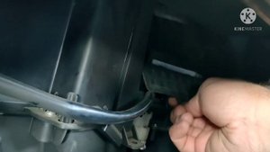 Замена салонного фильтра на Nissan Navara