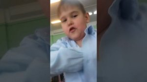 Учимся пукать под мышкой