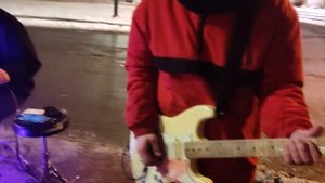 Супер хит, Руки вверх - "18 мне уже", уличные музыканты из группы Айдахо на Думской!)