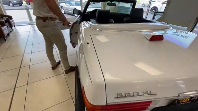 1987 Mercedes-Benz 560SL Walk-around