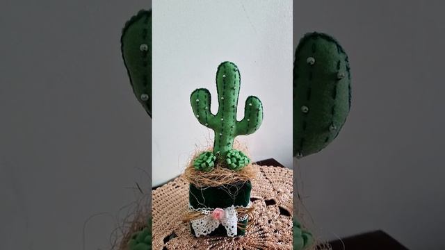 VASO COM CACTOS 🌵 🌵 🌵 🌵 #artesã #feltrosantafe #feltrossantafe #dicalegal #rendaextra #façaevenda смотреть онлайн
