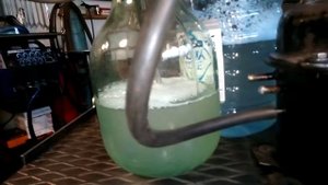 Самодельный вакуумный насос.
Простая идея.