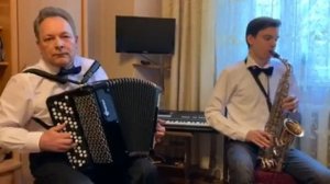 Поппури песен военных лет.Баян и саксофон