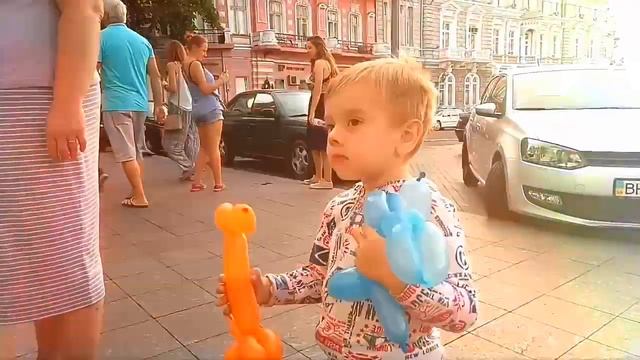 КЛОУН ДАРИТ РИШЕ СОБАЧКУ ИЗ ВОЗДУШНЫХ ШАРОВ/МАСТЕР КЛАСС КАК СДЕЛАТЬ смотреть онлайн