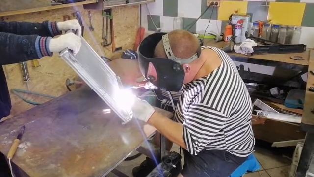 Изготовления радиатора погрузчика HONDA смотреть онлайн