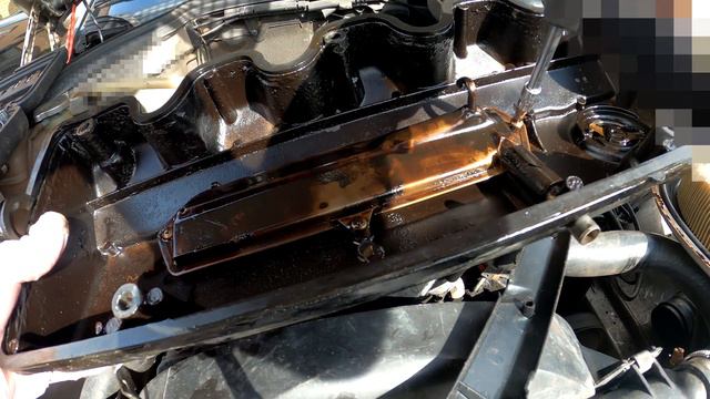 Mercedes M102 Engine Breather Hose Causing Big Oil Leak From Cam Cover into Air filter Housing  4K смотреть онлайн