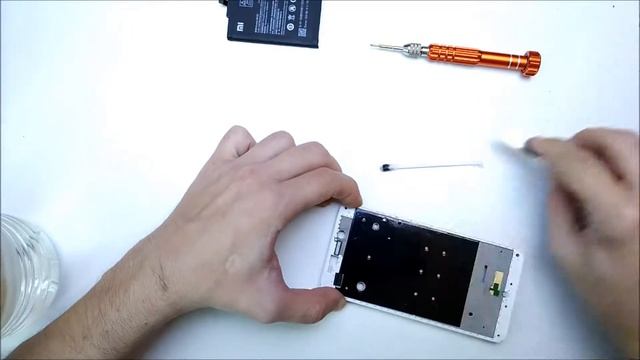 Ремонт Xiaomi Redmi 4A Замена дисплейного модуля смотреть онлайн