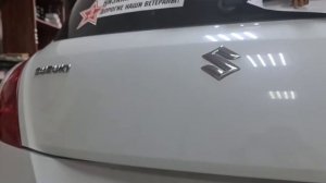 Как снять наклейки с автомобиля без клея и проблем