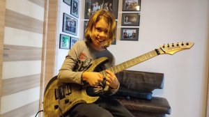 ACDC - Highway to Hell (guitar solo, camera mic)