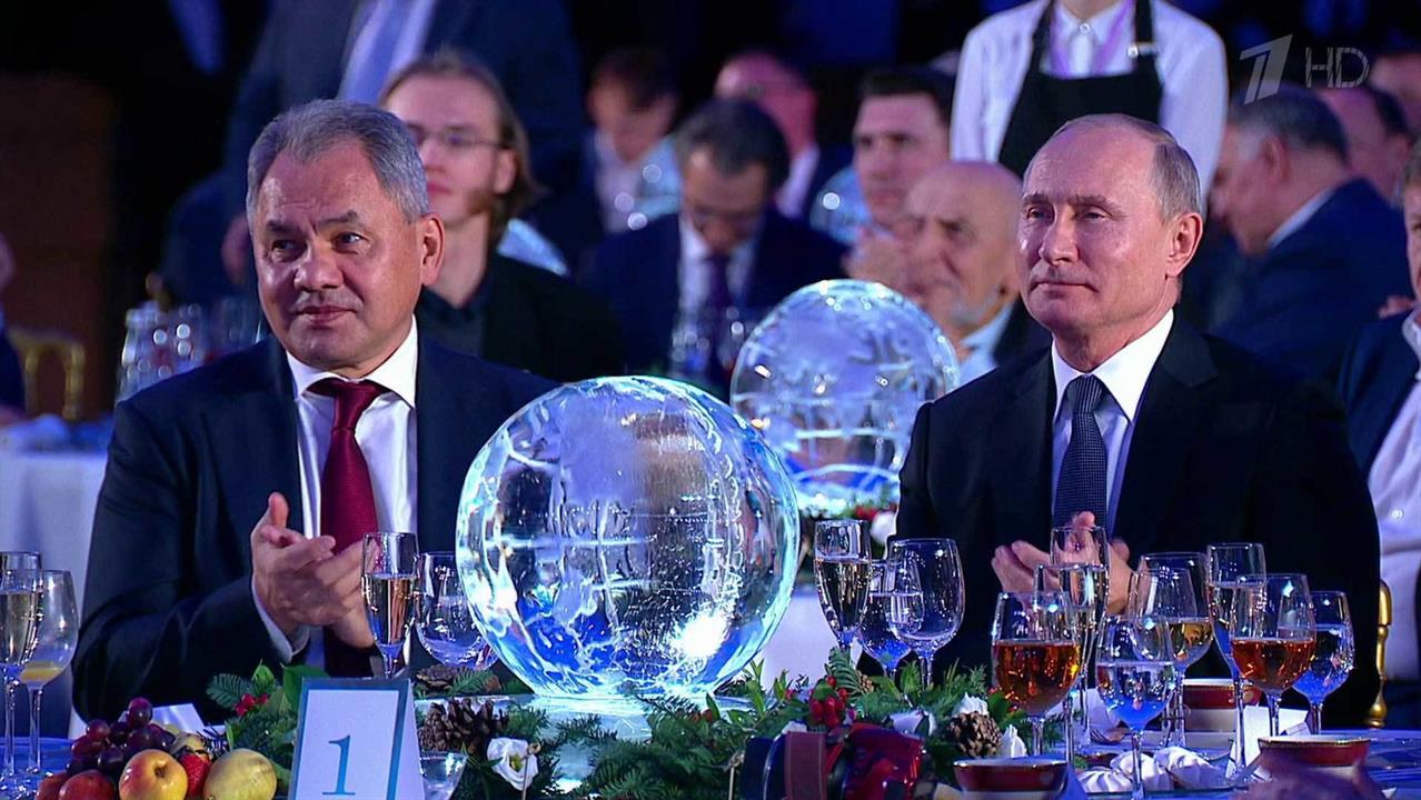 Лучшие фотографии из путешествий и самые яркие научные проекты отмечены Русским географическим об...