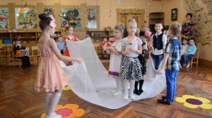 танец 5 февральских роз в детском саду