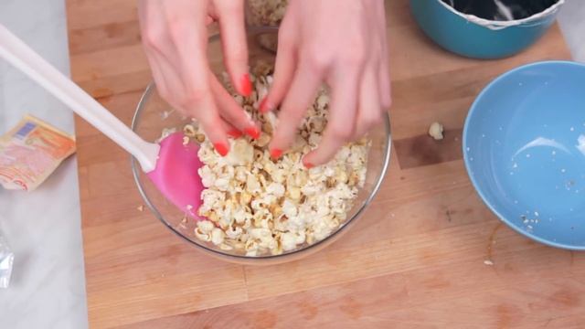 ШАРИКИ ИЗ ПОПКОРНА С МАРШМЕЛЛОУ
