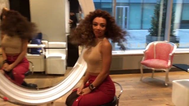 Бразильская долговременная укладка по авторской технике S. Hoggord смотреть онлайн