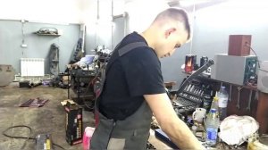 Порше Кайен 3,2 - замена трубы термостата, мембраны квкг, свечей, уплотнений впускного коллектора