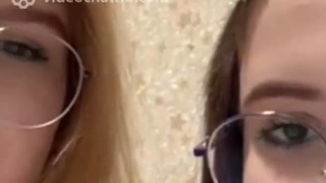 МОЕ ОТРАЖЕНИЕ ВЕДЕТ СЕБЯ СТРАННО.mp4