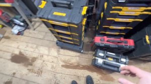 Dewalt tstak vs Milwaukee packout что лучше ?