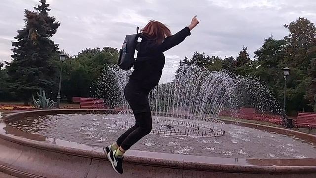 Медлененно.....,