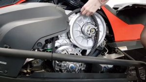 Skandic SWT: замена ремня вариатора. Девушкой впервые.