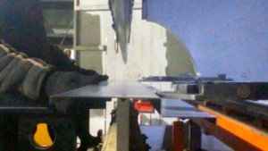 гибка коробок, "косяков". металлические двери.