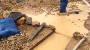 Частная добыча золота в Таиланде.