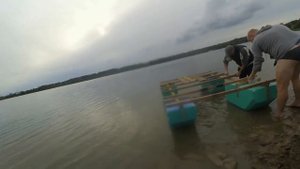 самодельный катамаран.пробный заплыв