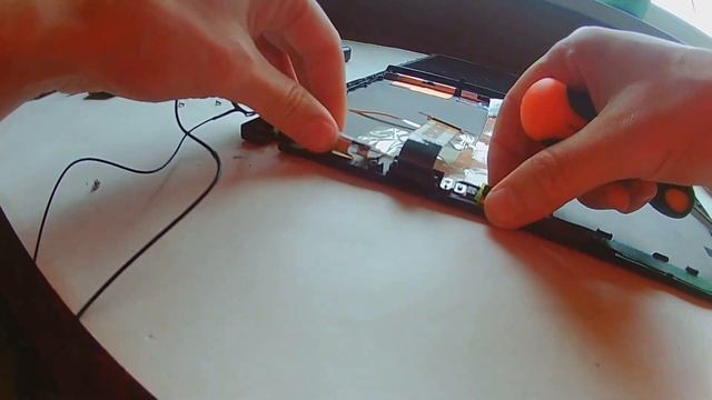 Lenovo x201 disassembly part 6 | Lenovo x201 how to remove screen bezel, top lid screen cable? смотреть онлайн