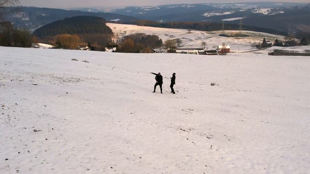 Oui - Tshoums ft John Dinanga смотреть онлайн