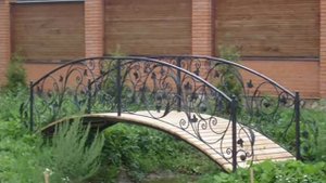 Романтические украшения для сада - декоративные мостики