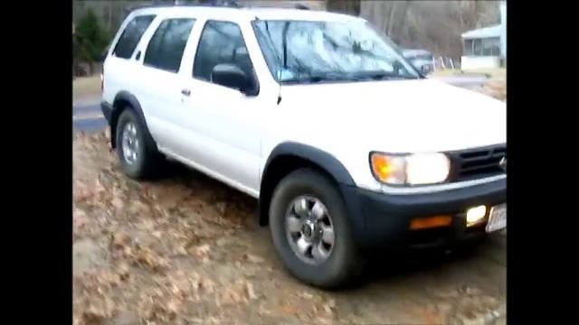 PlatinumRacing's 1997 Nissan Pathfinder SE 4X4 смотреть онлайн