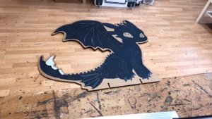 Рисуем Беззубика из мультфильма «Как приручить дракона»