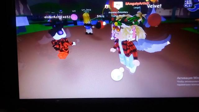 #2. Крутая Девушка в Roblox. И "фанаты" :)) смотреть онлайн