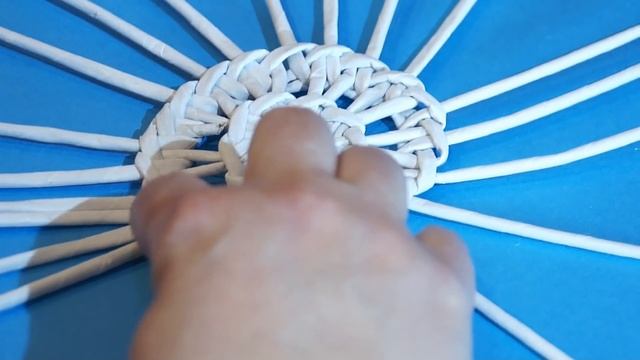 La segunda variante clasica de tejido en la tecnica de Burkina Faso смотреть онлайн