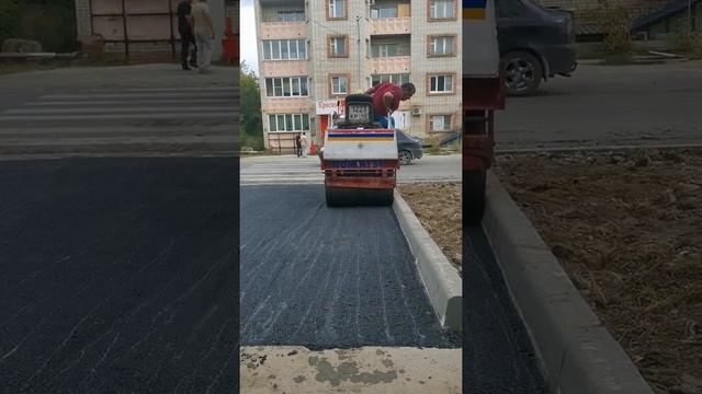 Укладка асфальта каток дорожный ООО "Солкар" смотреть онлайн