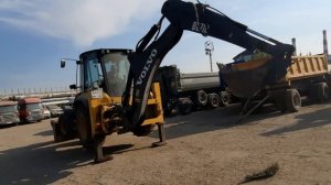 Продажа экскаватор-погрузчик Volvo BL71B