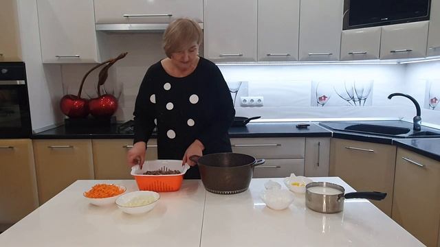 КУРИНЫЕ СЕРДЕЧКИ в сливочном соусе со сметаной. готовим дома