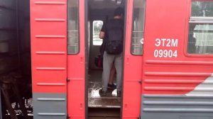 Электропоезд эт2м-099 Сообщением Шапки Санкт-Петербург Отправляется с платформы Колпино