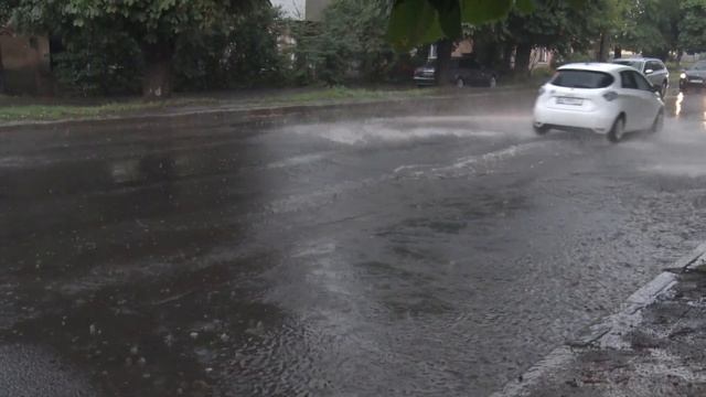 Злива затопила вулиці обласного центру Волині