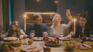 КОМОС ГРУПП — Близкие для близких