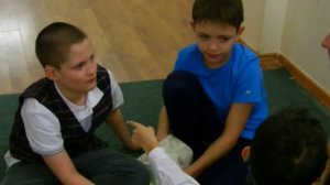 Детская йога практика асан (уткатасана и гарудасана)